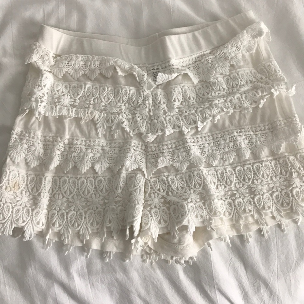 Express white lace shorts